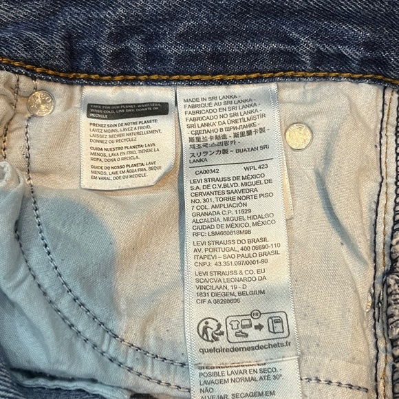 Levi’s '94 Baggy Jeans - Size 26 Medium Wash - Picture 6 of 9